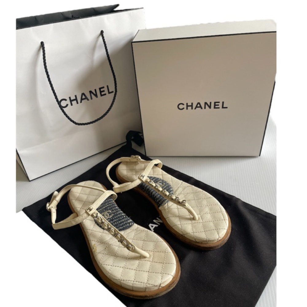 Authentic CHANEL CC Chain Thong Sandals Size 35